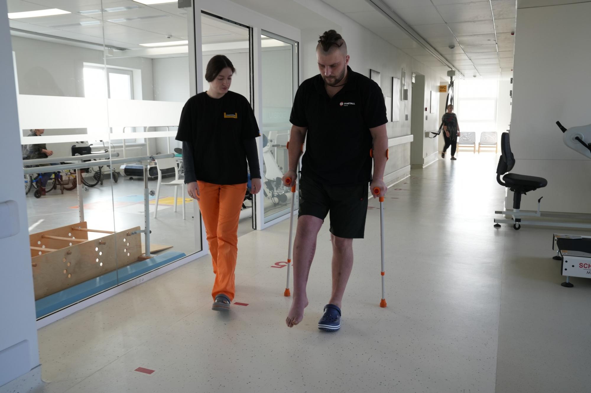 "Я витяг ікону та почав молитися". Поранений воїн вразив історією свого порятунку